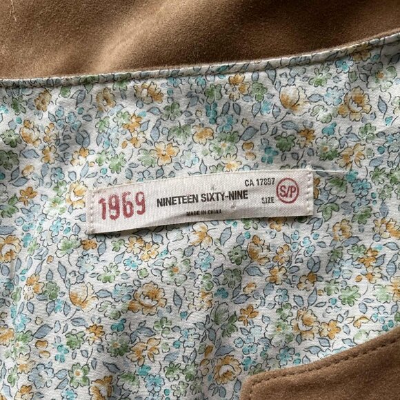 Vintage 1969 Camel Brown Nubuck Leather Tunic Top with Notched Neck – US S - Picture 13 of 13